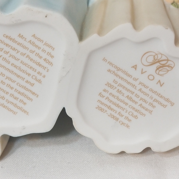 AVON PRESIDENT'S CLUB--. ALBEE AWARD- 1980 - Picture 7 of 8